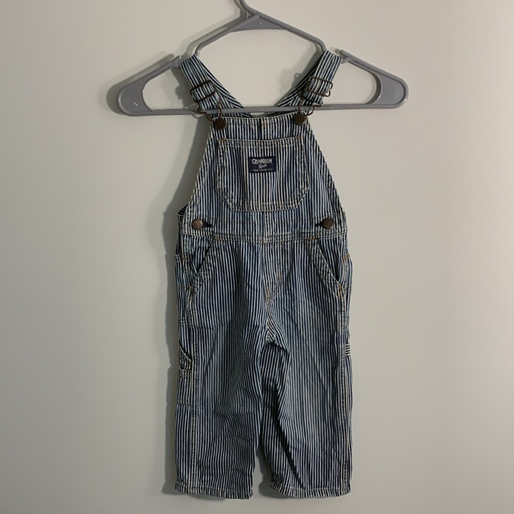 Oshkosh pin striped train conductor Jean pants overalls ❤️, 18 months